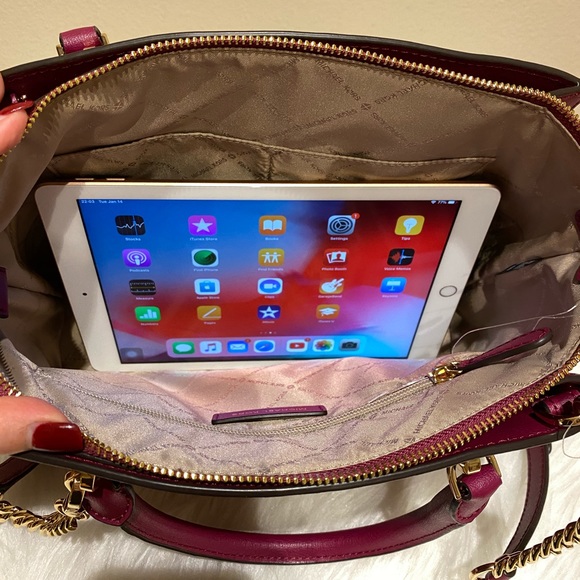 Michael Kors and wristlet set - Picture 4 of 8